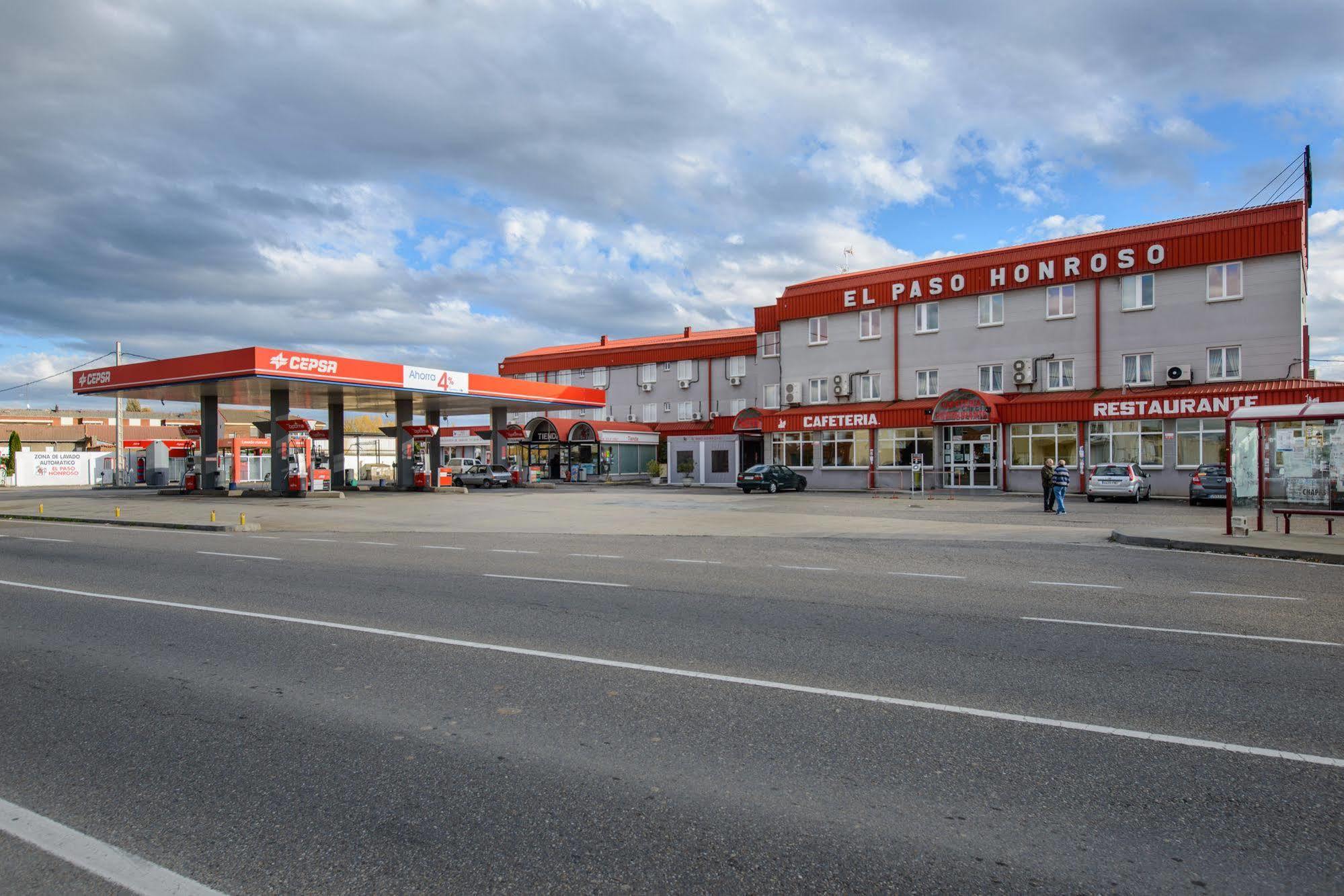 Hotel El Paso Honroso Hospital de Órbigo Buitenkant foto