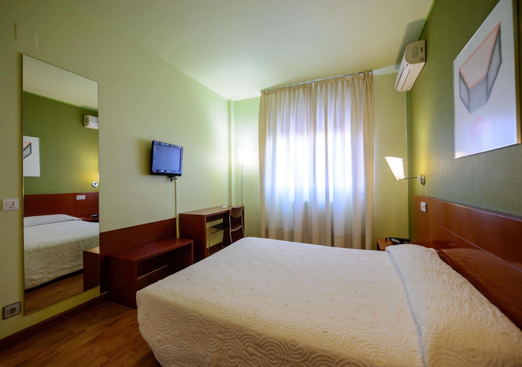Hotel El Paso Honroso Hospital de Órbigo Buitenkant foto