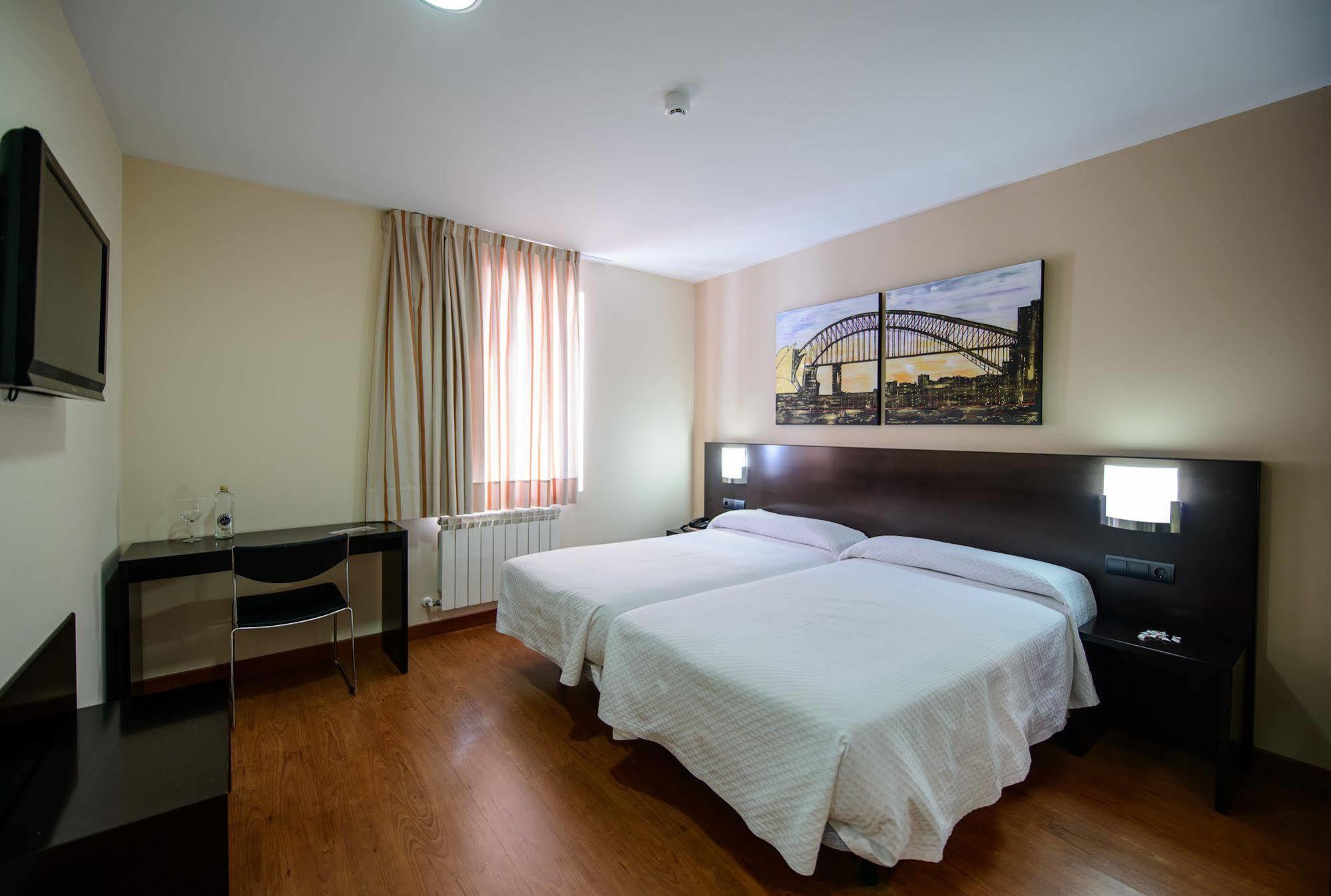 Hotel El Paso Honroso Hospital de Órbigo Buitenkant foto