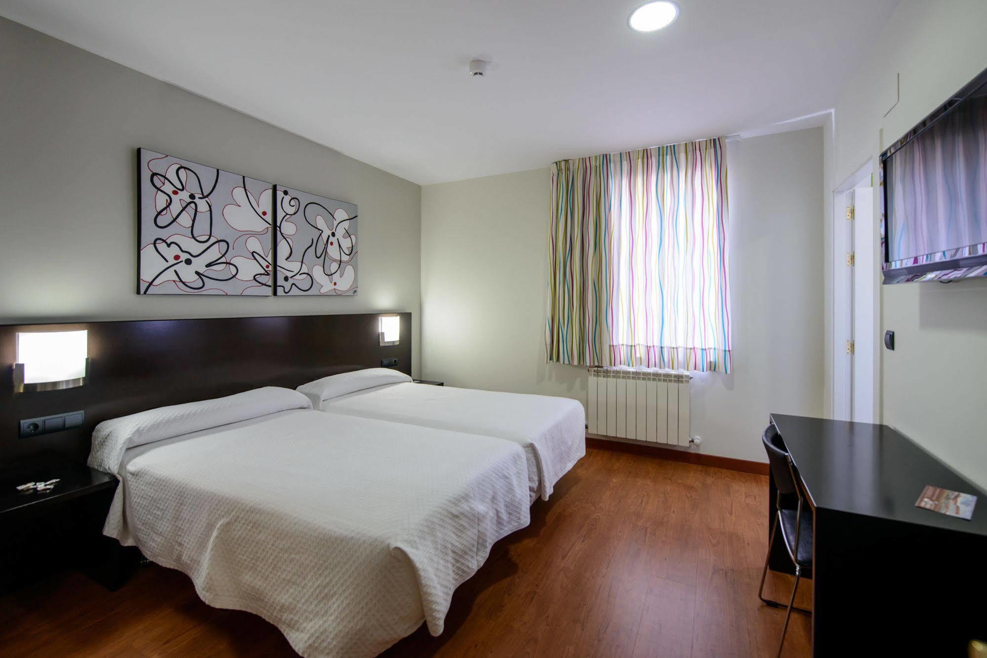 Hotel El Paso Honroso Hospital de Órbigo Buitenkant foto