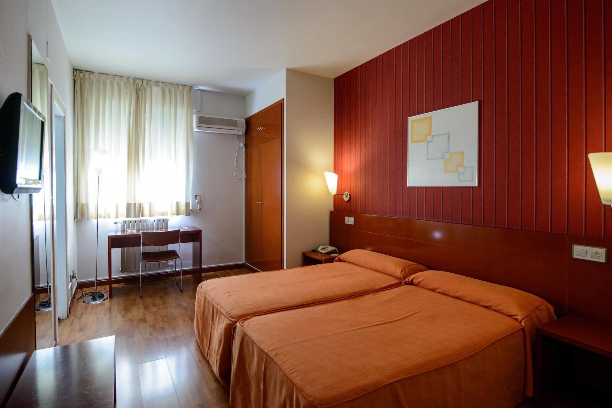 Hotel El Paso Honroso Hospital de Órbigo Buitenkant foto
